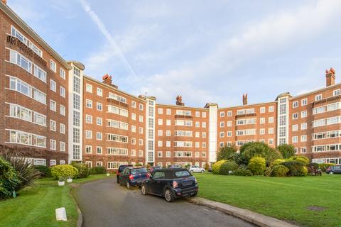 2 bedroom flat to rent, Queens Court, Queens Road, Richmond, Surrey