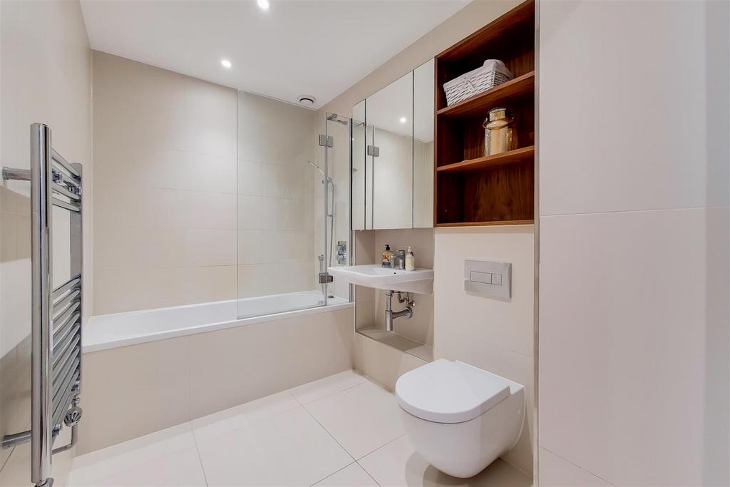 7 Bathroom-0.jpg