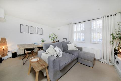 1 bedroom flat for sale, Earlsfield Road, London