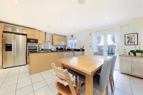 4 bedroom house for sale, Pavilion Square, Beechcroft Road, Wandsworth, London