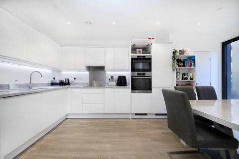 2 bedroom flat for sale, Causeway House, 5 Creek Lane, London