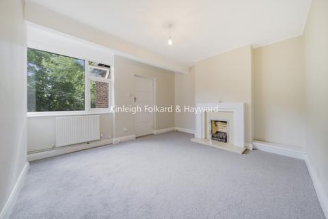 2 bedroom maisonette to rent, Barnscroft London SW20