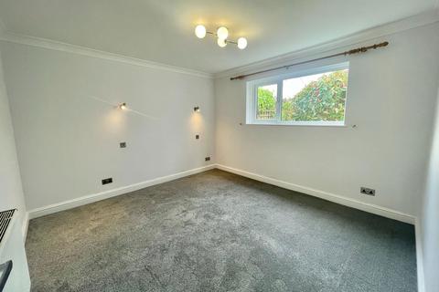 3 bedroom apartment to rent, York Road, Torquay, TQ1 3SG