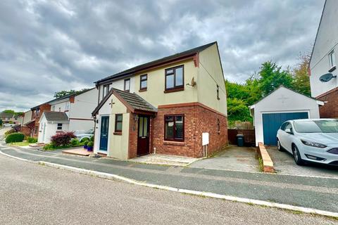 2 bedroom semi-detached house to rent, Nightingale Close, Torquay