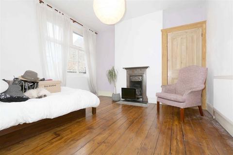 2 bedroom flat for sale, Geldeston Road, E5