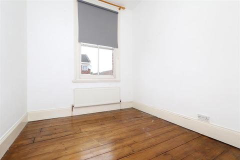 56a Geldeston Road, London, E5 8SB
