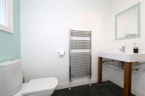 56a Geldeston Road, London, E5 8SB