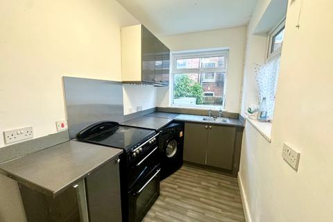 4 bedroom terraced house to rent, Ben Street, Nottingham, Nottinghamshire, NG7 5NA