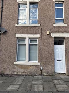 2 bedroom flat to rent, Barehirst Street, South Shields NE33