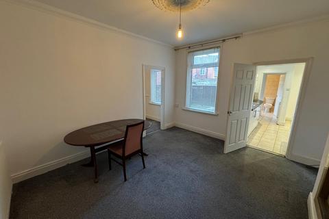 2 bedroom flat to rent, Barehirst Street, South Shields NE33