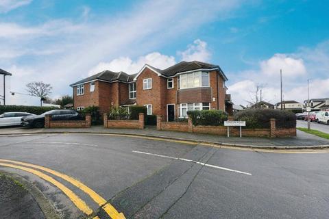 2 bedroom flat for sale, Clare Road, Benfleet, SS7