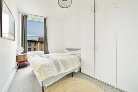 1 bedroom flat for sale, Crossway, Stoke Newington, N16