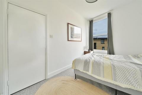 1 bedroom flat for sale, Crossway, Stoke Newington, N16