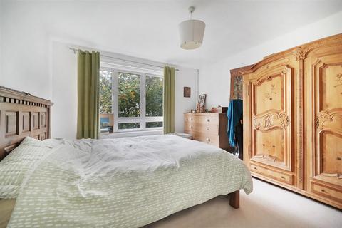 1 bedroom flat for sale, Queen Margarets Grove, London