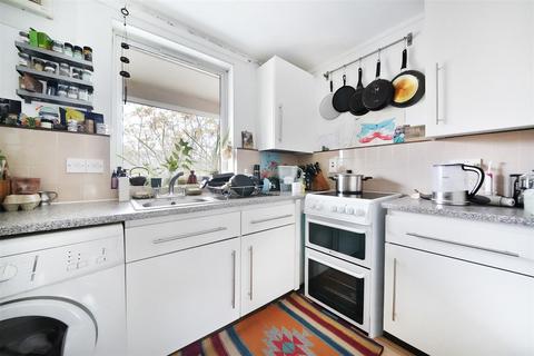 1 bedroom flat for sale, Queen Margarets Grove, London