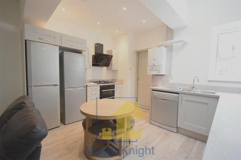 6 bedroom terraced house to rent, Katie Road, Birmingham B29