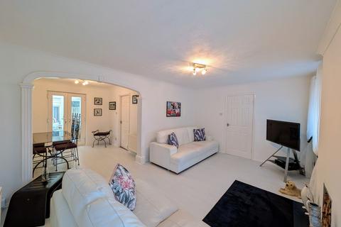 23 Evesham Close, Boldon Colliery, NE35 9LL