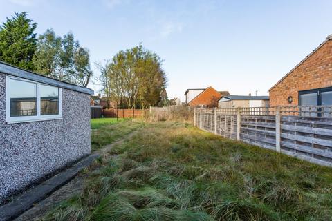 2 bedroom detached bungalow for sale, Whitby Avenue, York