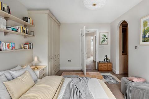 2 Pulteney Close, Isleworth, TW7 6PX