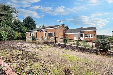 2 bedroom bungalow for sale, Bigbury Close, Coventry