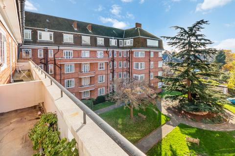 101 Watchfield Court, London, W4 4ND