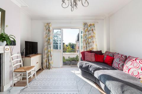 101 Watchfield Court, London, W4 4ND