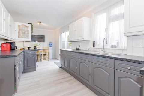2 Shuttle Road, Dartford, DA1 4PP