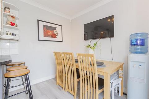 2 Shuttle Road, Dartford, DA1 4PP