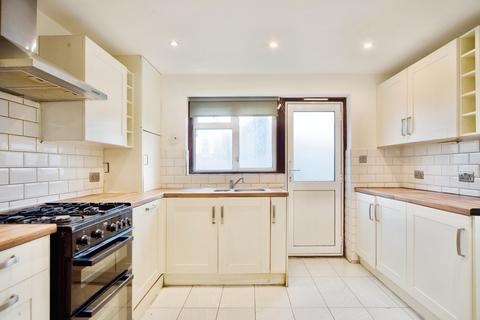 3 bedroom terraced house for sale, East Road, London, E15