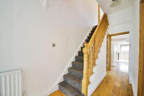 9 East Road, London, E15 3QS