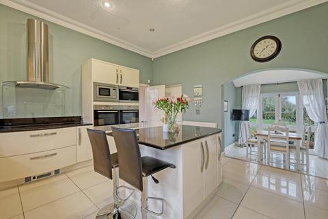 4 bedroom bungalow for sale, Chignal St. James, Chelmsford, CM1