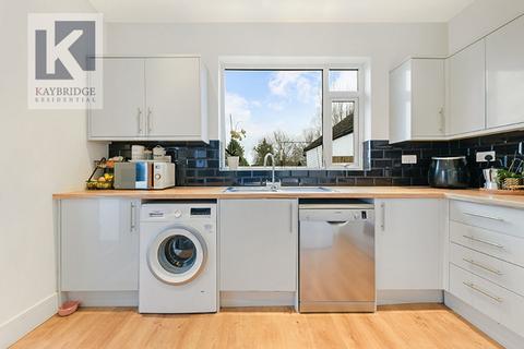 34 Oaks Avenue, Worcester Park, KT4 8XD