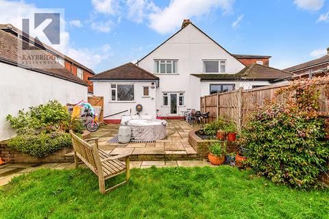 34 Oaks Avenue, Worcester Park, KT4 8XD