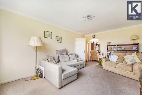 3 bedroom flat for sale, Avenue Road, Epsom, KT18