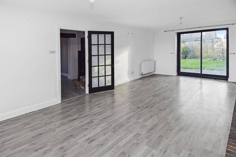 41 The Ridings, Chestfield, Whitstable, CT5 3QE