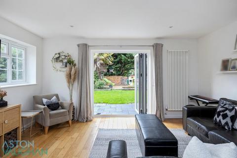 4 bedroom semi-detached house for sale, Wilbury Gardens, Hove BN3