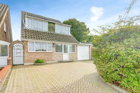 4 bedroom detached house for sale, Asquith Gardens, Benfleet, SS7