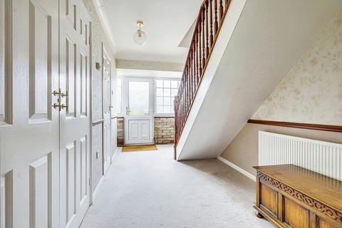 6 Asquith Gardens, Benfleet, SS7 3SZ