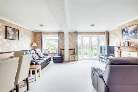 6 Asquith Gardens, Benfleet, SS7 3SZ
