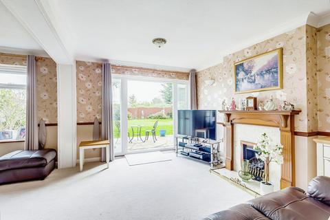 6 Asquith Gardens, Benfleet, SS7 3SZ