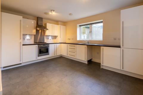 4 bedroom link detached house for sale, Frogmill Road