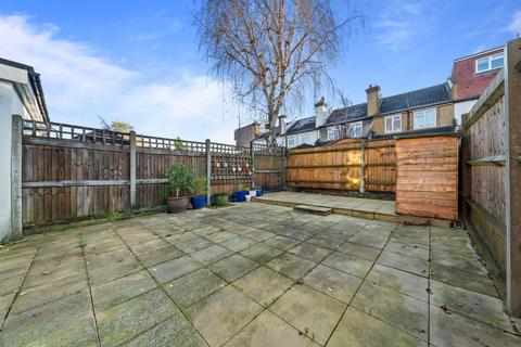 2 bedroom end of terrace house for sale, Mint Road, Wallington