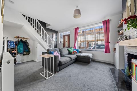 2 bedroom end of terrace house for sale, Mint Road, Wallington