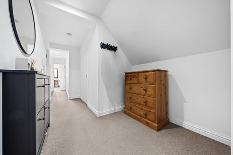 55 Bloxworth Close, Wallington, SM6 7NL