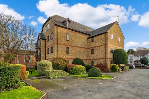 2 bedroom penthouse for sale, Bloxworth Close, Wallington