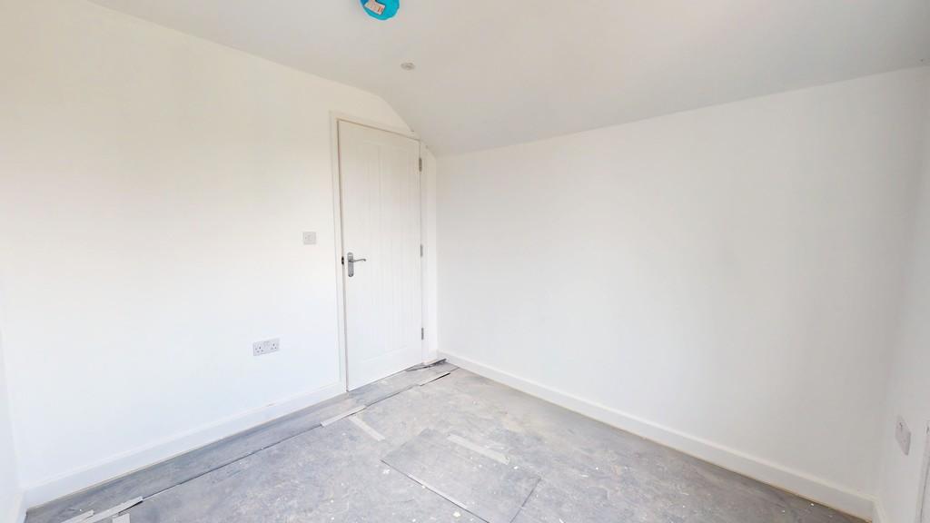 Flat-3-121-Pinnocks-Way-03252025 121542