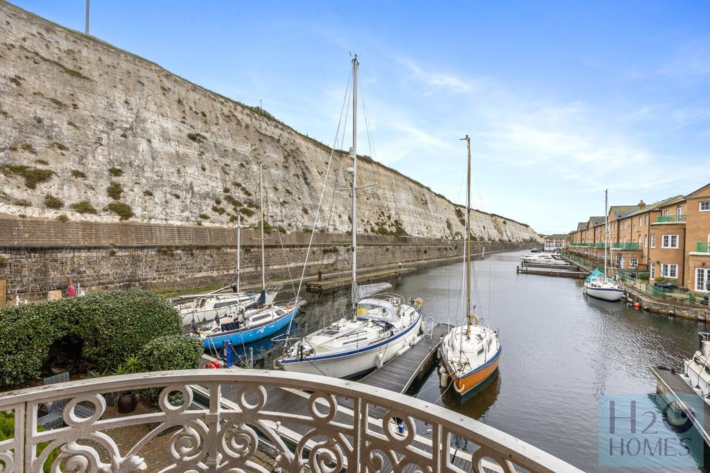 Brighton Marina ,Mariners Quay, 10 009