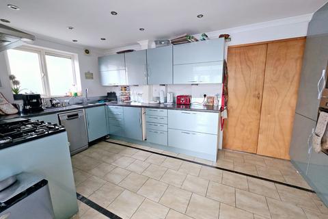 4 bedroom semi-detached house for sale, Manor Hall Road, West Sussex BN42