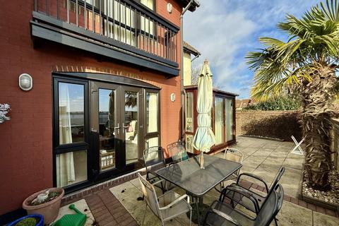 3 bedroom end of terrace house for sale, Shamrock Way, Hythe, Southampton