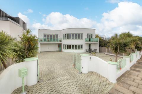 4 Cliff Way, Frinton-on-sea, CO13 9NL